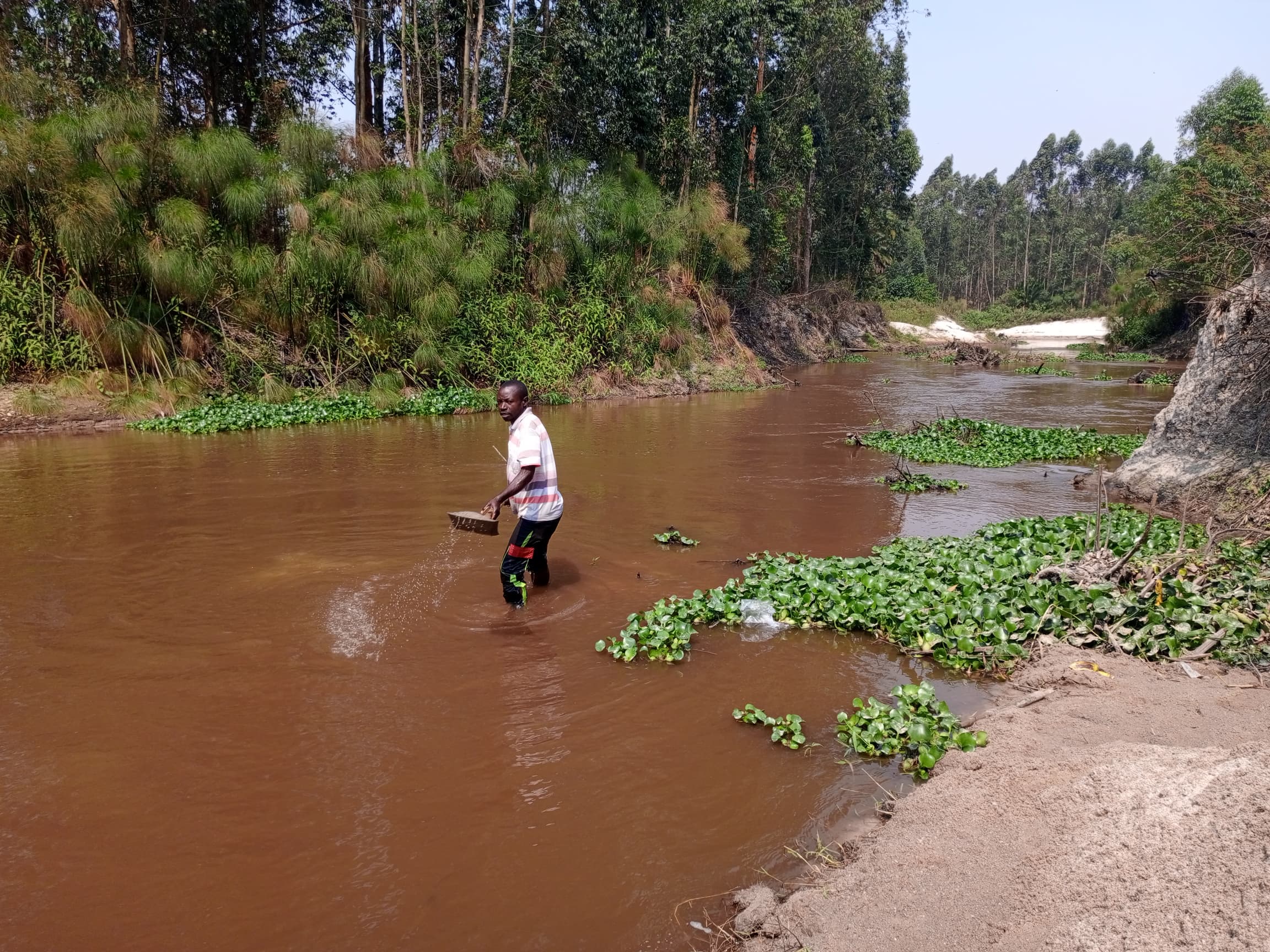 OKURINDA OMUGYERA GWA RWIZI, ABEBY’OBUHANGWA OMURI MBARARA DISITURIKITI BAYEMEREZA ABARIKUTIMBA OMUSHENYI.